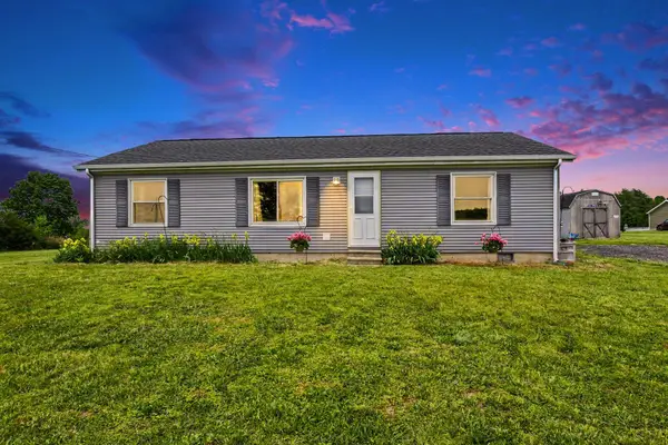 3065 Chamberlain Road, Buchanan, MI 49107