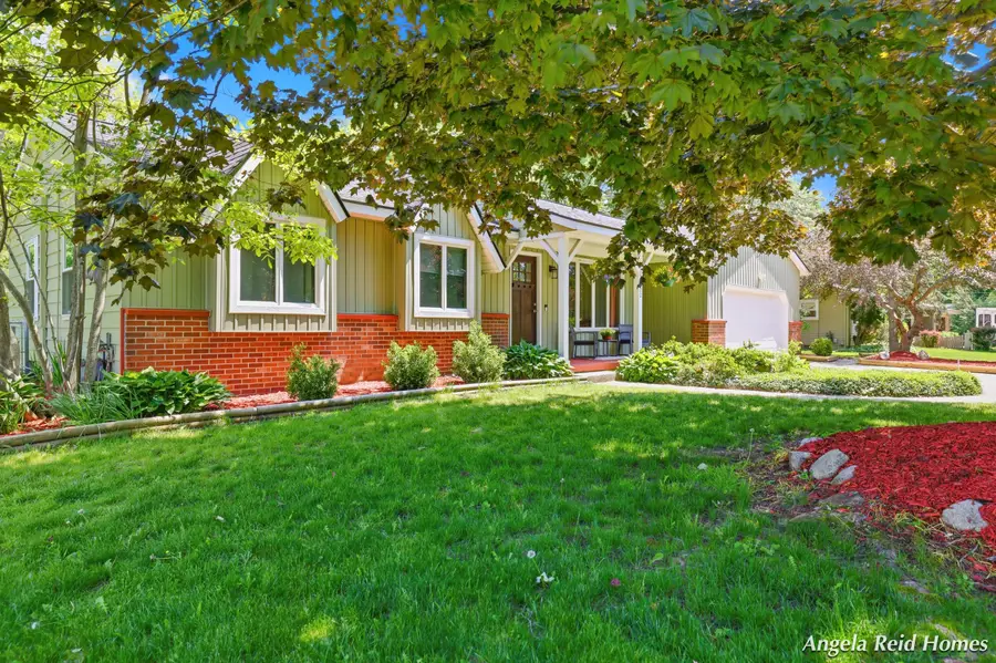 11622 8th Avenue Nw, Grand Rapids, MI 49534 - #2