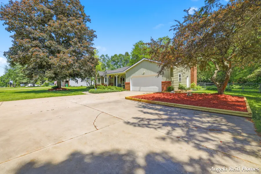 11622 8th Avenue Nw, Grand Rapids, MI 49534 - #3