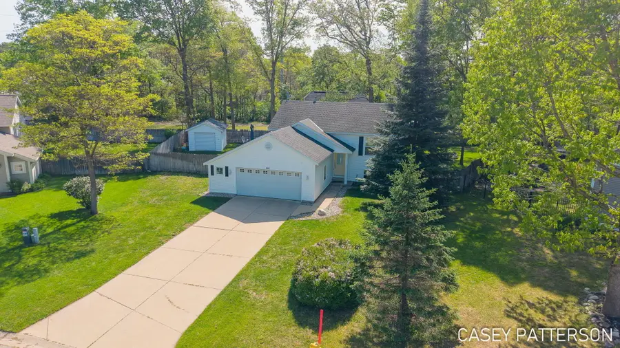94 Elwood Court, Holland, MI 49424 - #2