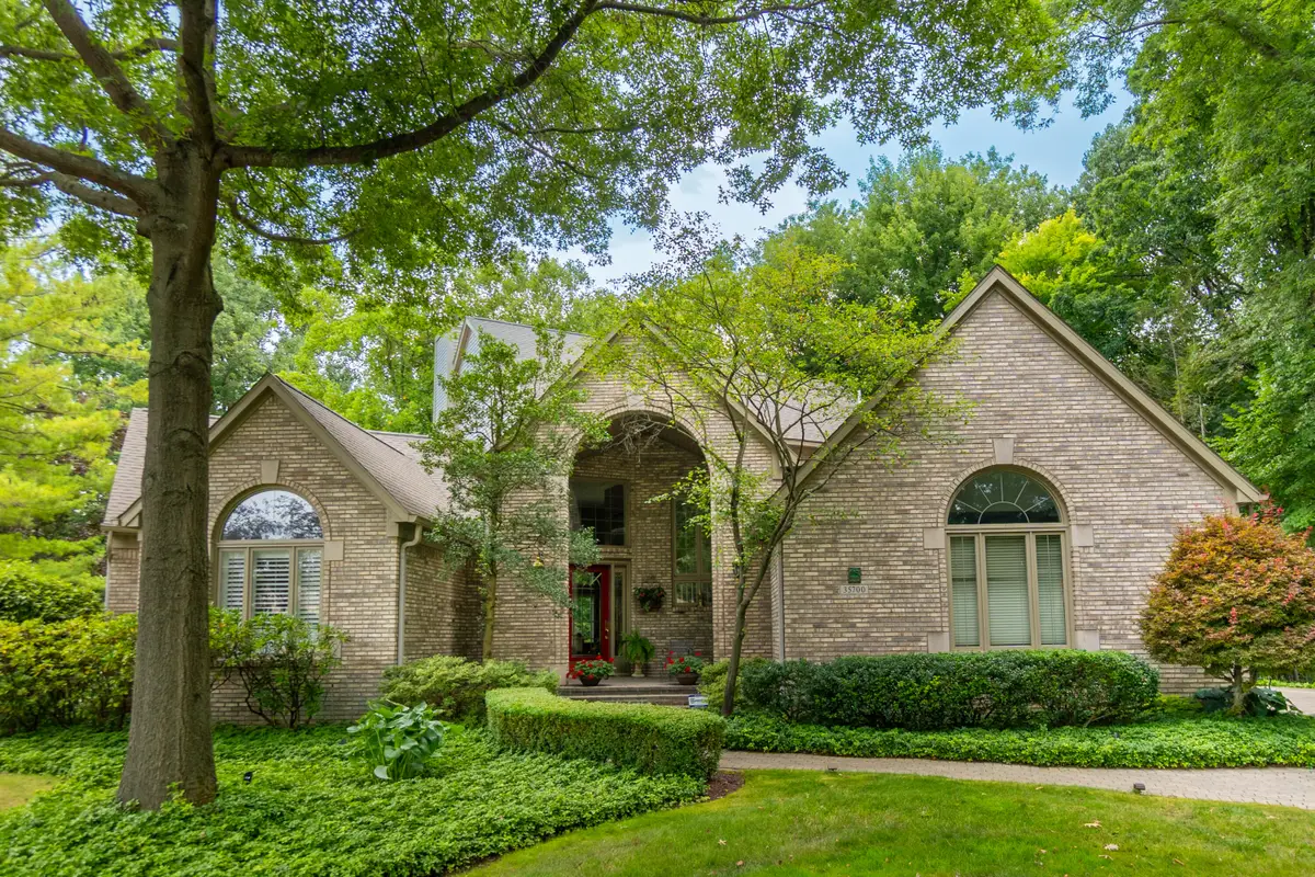 35700 Cross Creek N, Farmington Hills, MI 48331 - #1