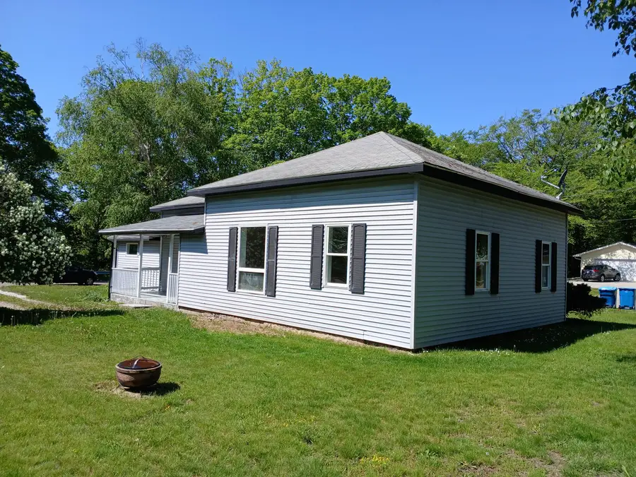 409 S Scott Street, Scottville, MI 49454 - #3