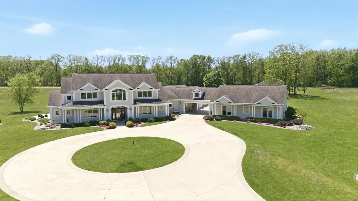2122 Grange Road, Buchanan, MI 49107 - #1