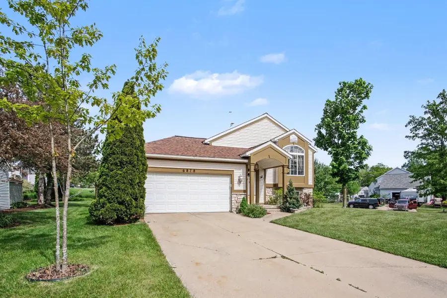 6878 Lake Bluff Drive Ne, Comstock Park, MI 49321 - #3