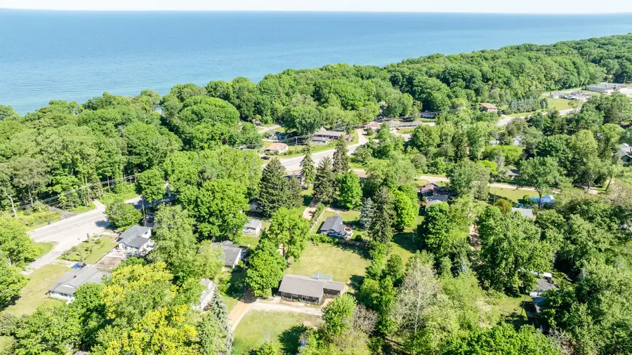 6027 Superior Street, Coloma, MI 49038 - #2