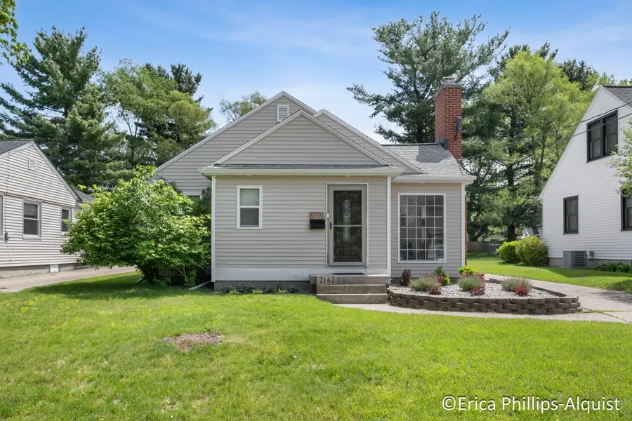 2142 Emerald Avenue Ne, Grand Rapids, MI 49505 - #2