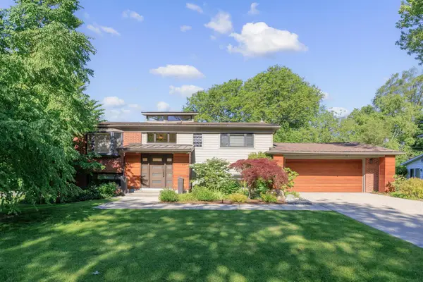 2694 Brady Drive, Bloomfield Hills, MI 48304