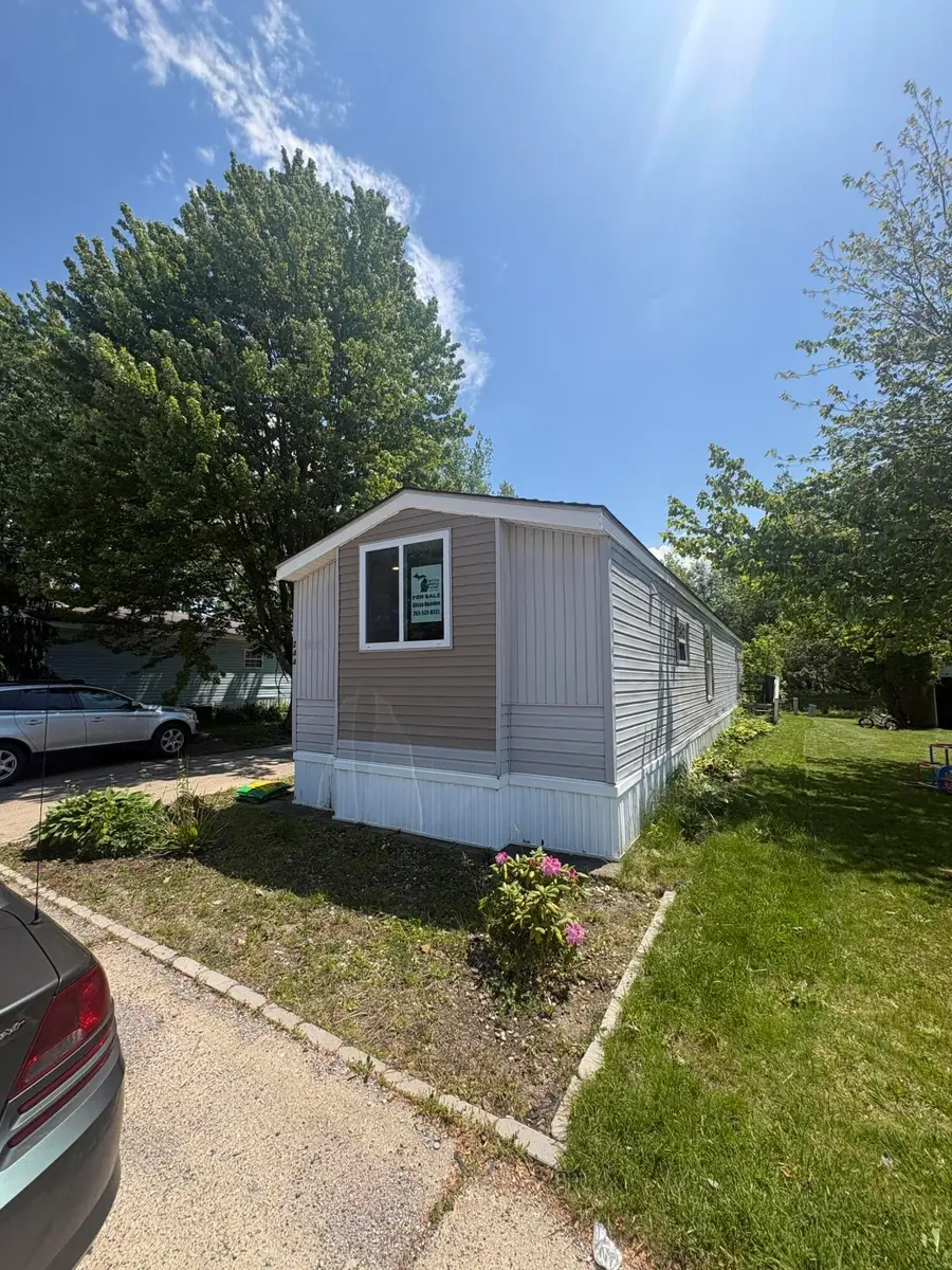 244 Piedmont Drive Se, Grand Rapids, MI 49548 - #2