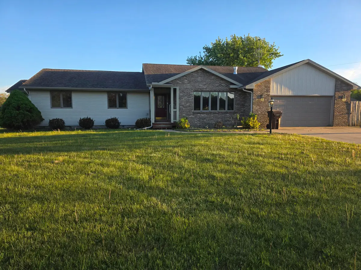2021 W Pine River Road, Breckenridge, MI 48615 - #1