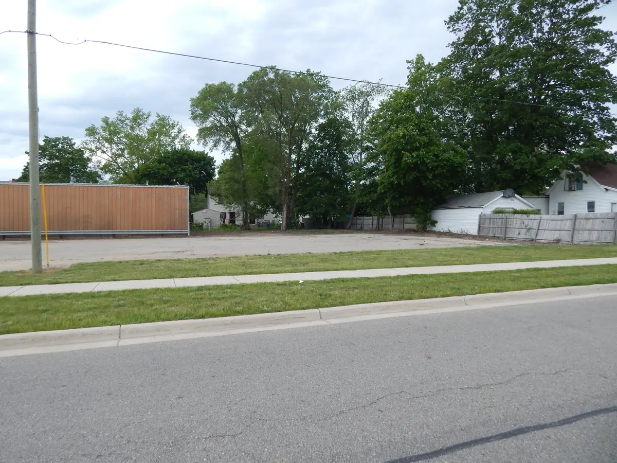 299 E Gardner Street Nw, Sparta, MI 49345 - #1