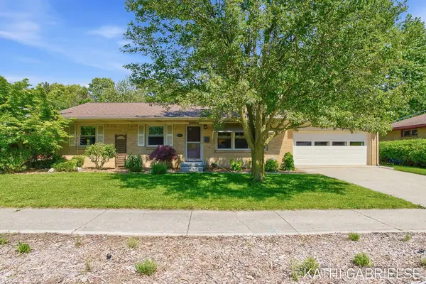 1830 Pine Court, Grand Haven, MI 49417