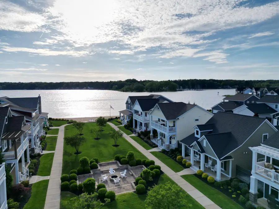 409 W Robinson Drive, Whitehall, MI 49461 - #3