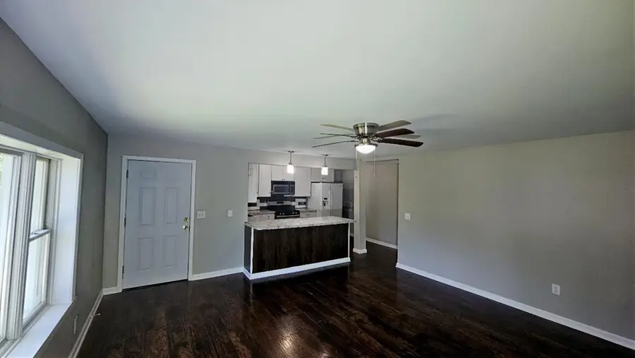 6068 Grove Avenue, Grand Blanc, MI 48439 - #2