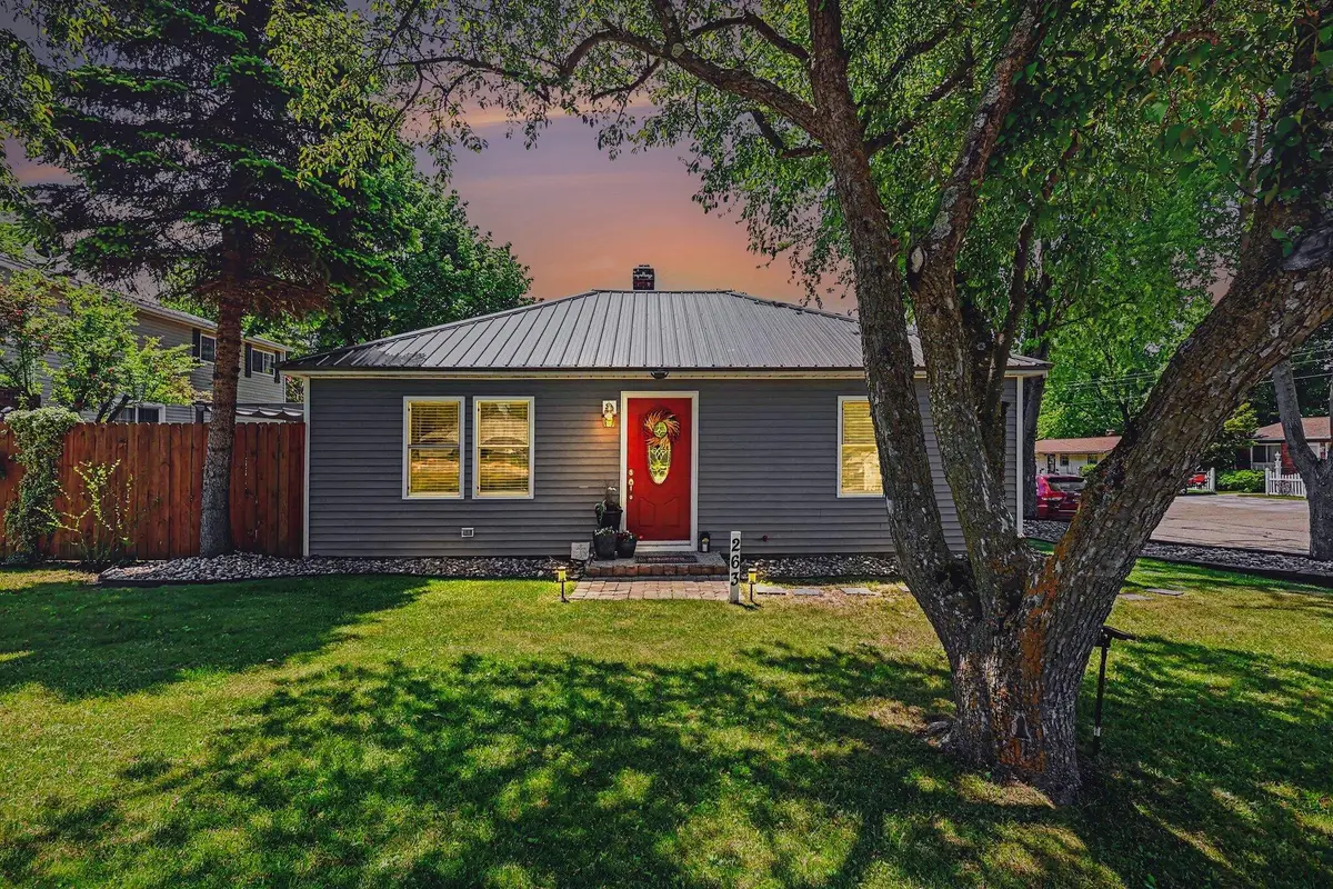 263 E 6th, Shelby, MI 49455 - #1