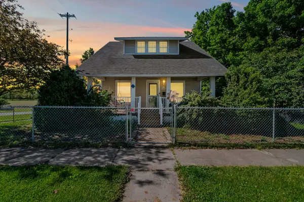 209 E Center Street, Waldron, MI 49288