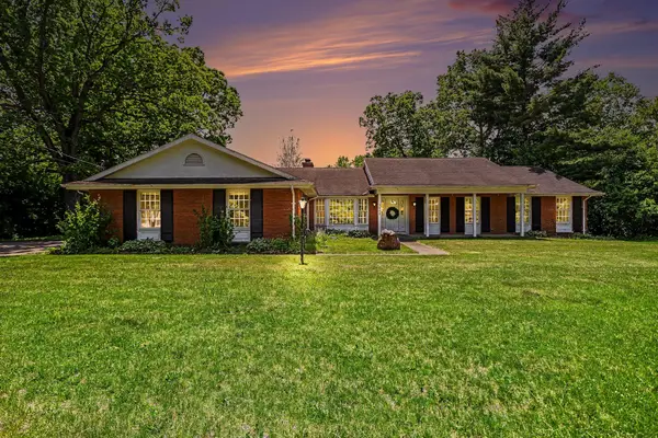 3086 Springbrook Drive, Kalamazoo, MI 49004