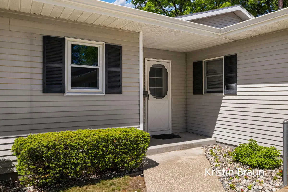 1075 Walnut Grove Drive #27, Muskegon, MI 49441 - #1
