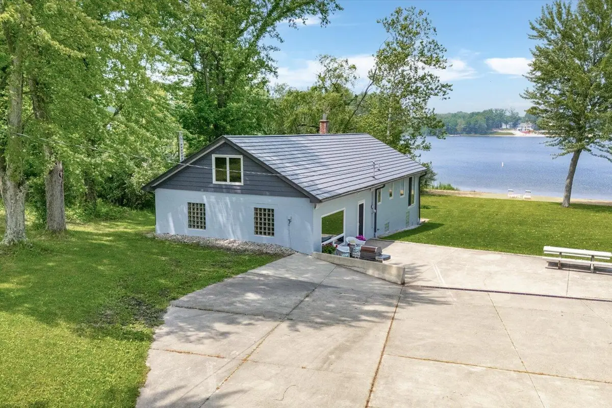 13754 45th Street, Bloomingdale, MI 49026 - #1