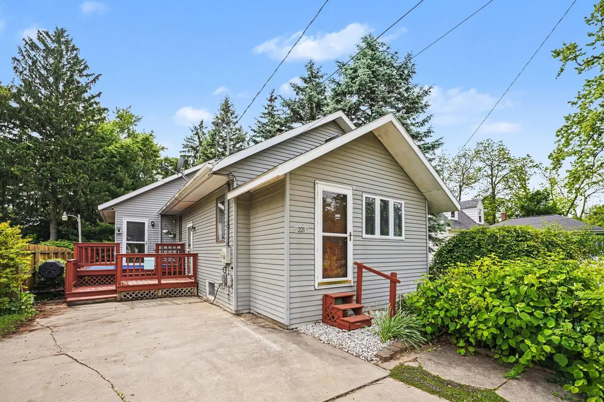 221 Nelson Avenue, Kalamazoo, MI 49006 - #1