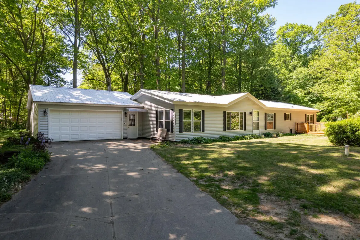 77625 Michigan Avenue, South Haven, MI 49090 - #1