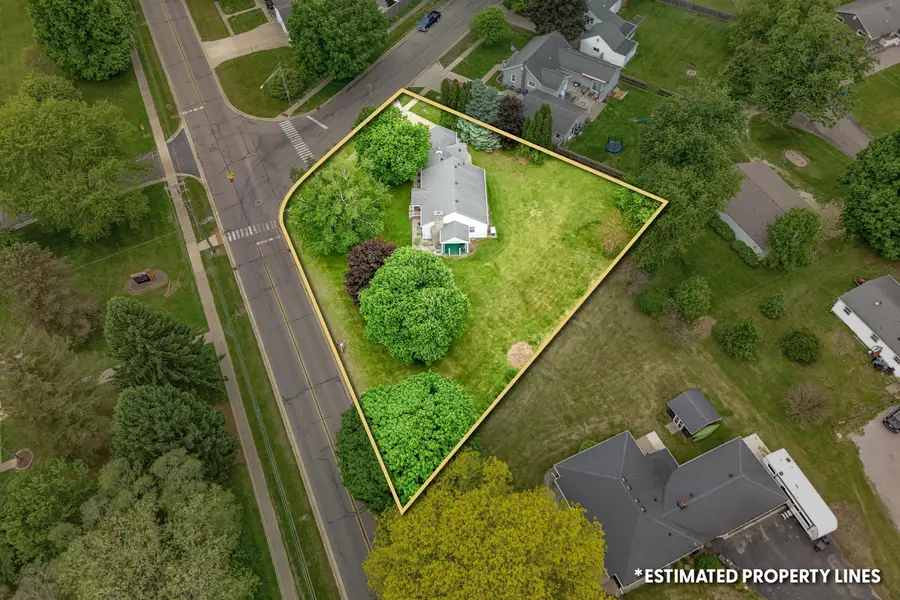 529 East Street, Jonesville, MI 49250 - #2