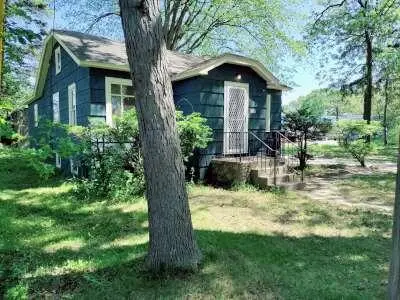 360 W Hume Avenue, Muskegon Heights, MI 49444 - #3
