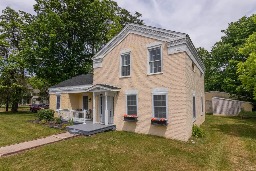 514 N Kalamazoo Street, Paw Paw, MI 49079 - #2