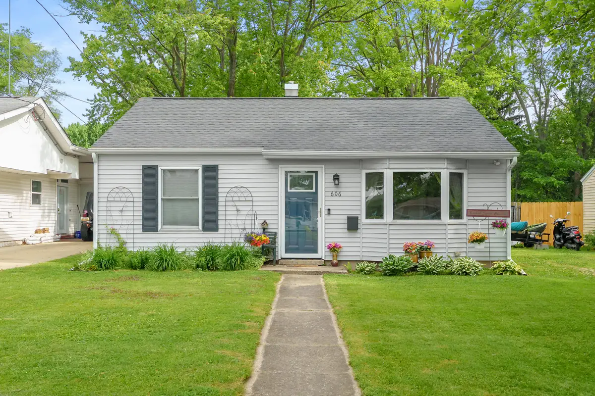 606 Pleasant Avenue, Kalamazoo, MI 49008 - #1