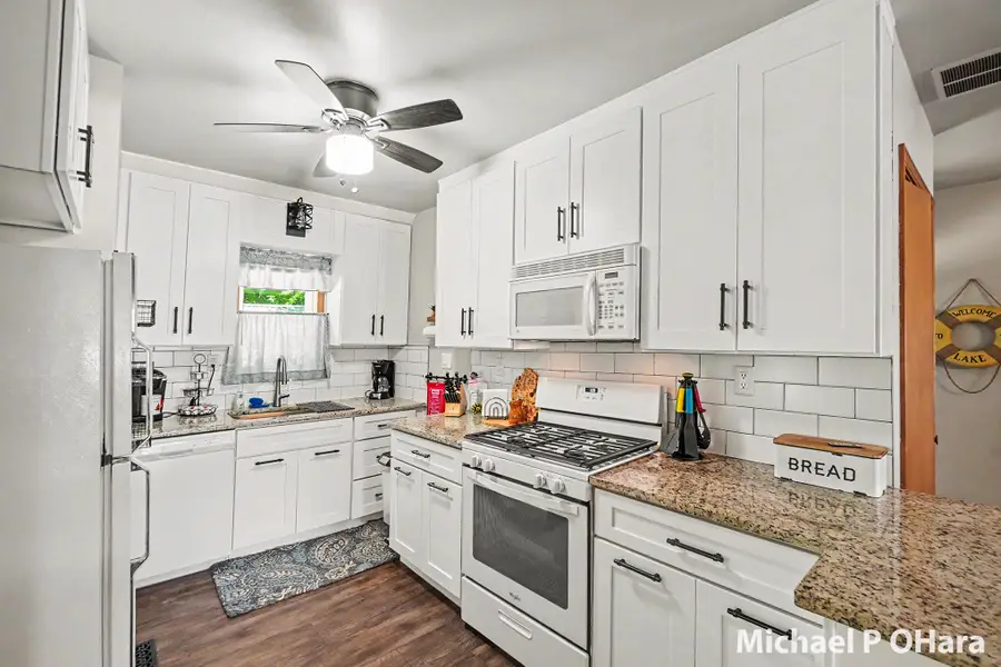 818 W Wells Street, White Cloud, MI 49349 - #3