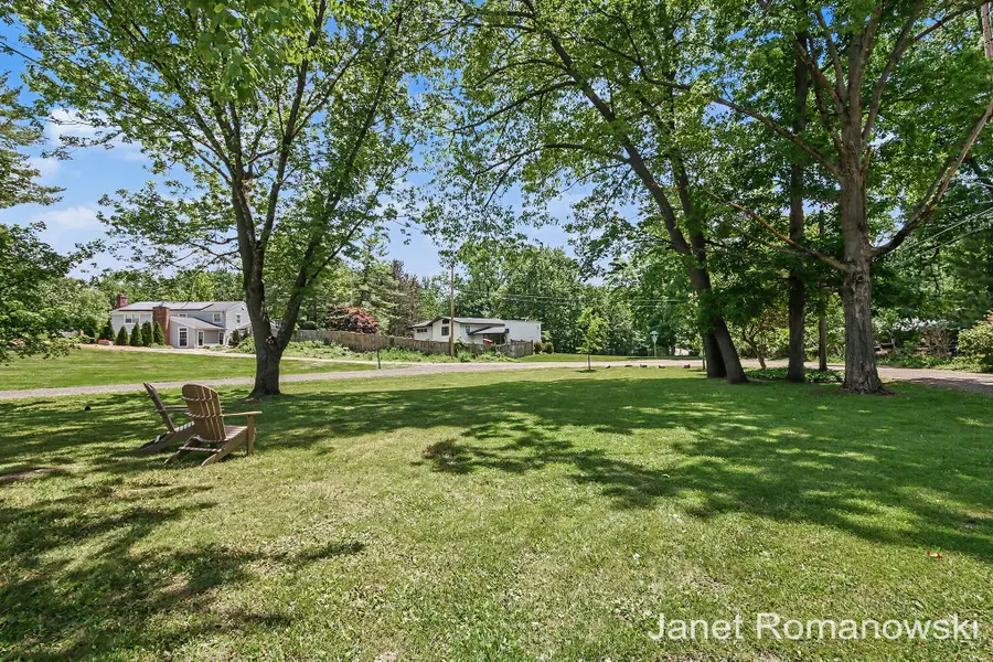 324 Pioneer Club Road Se, East Grand Rapids, MI 49506 - #2