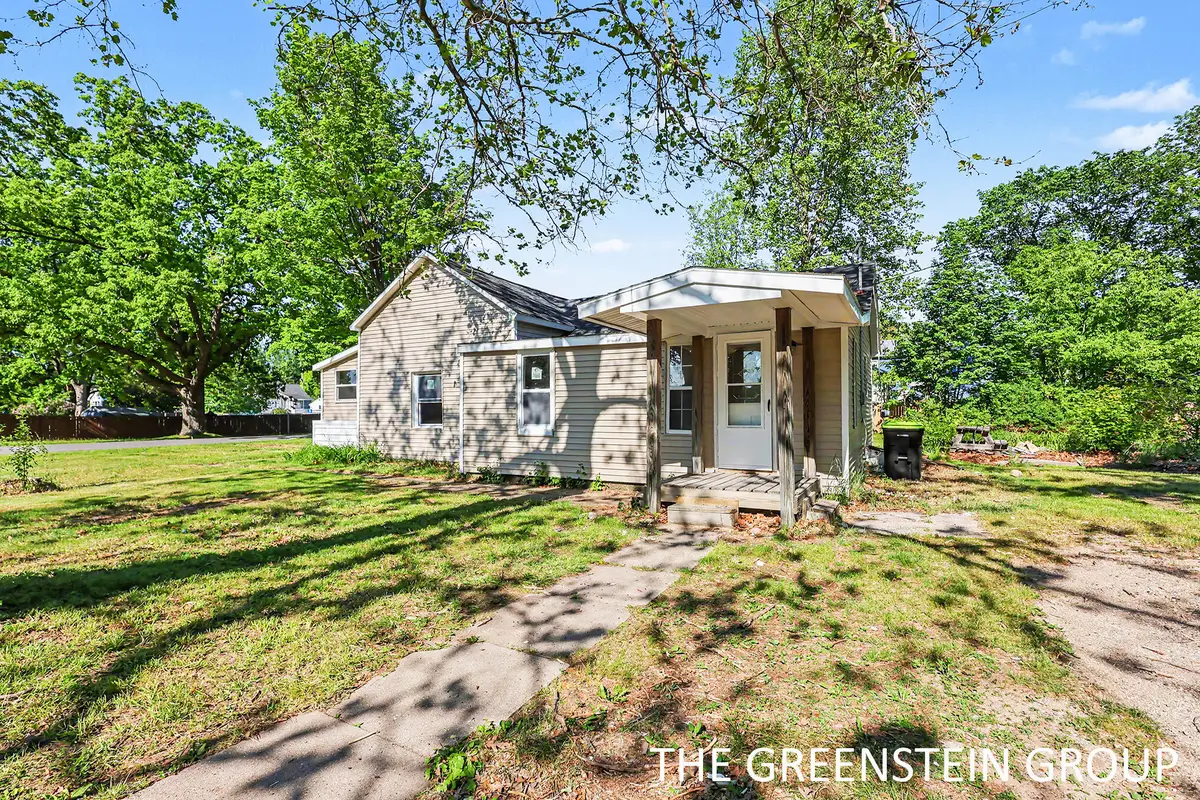 301 E North Street, Greenville, MI 48838 - #1