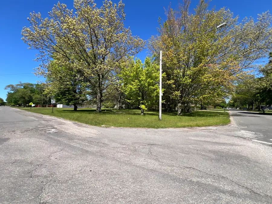 E E Delaware Avenue, Benton Harbor, MI 49022 - #2