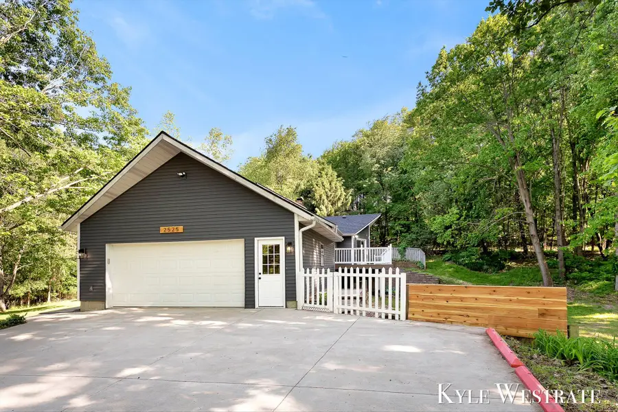 2525 Biggs Avenue Ne, Lowell, MI 49331 - #2
