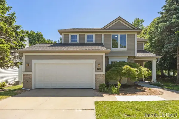 5300 Stone Briar Court Se, Kentwood, MI 49512