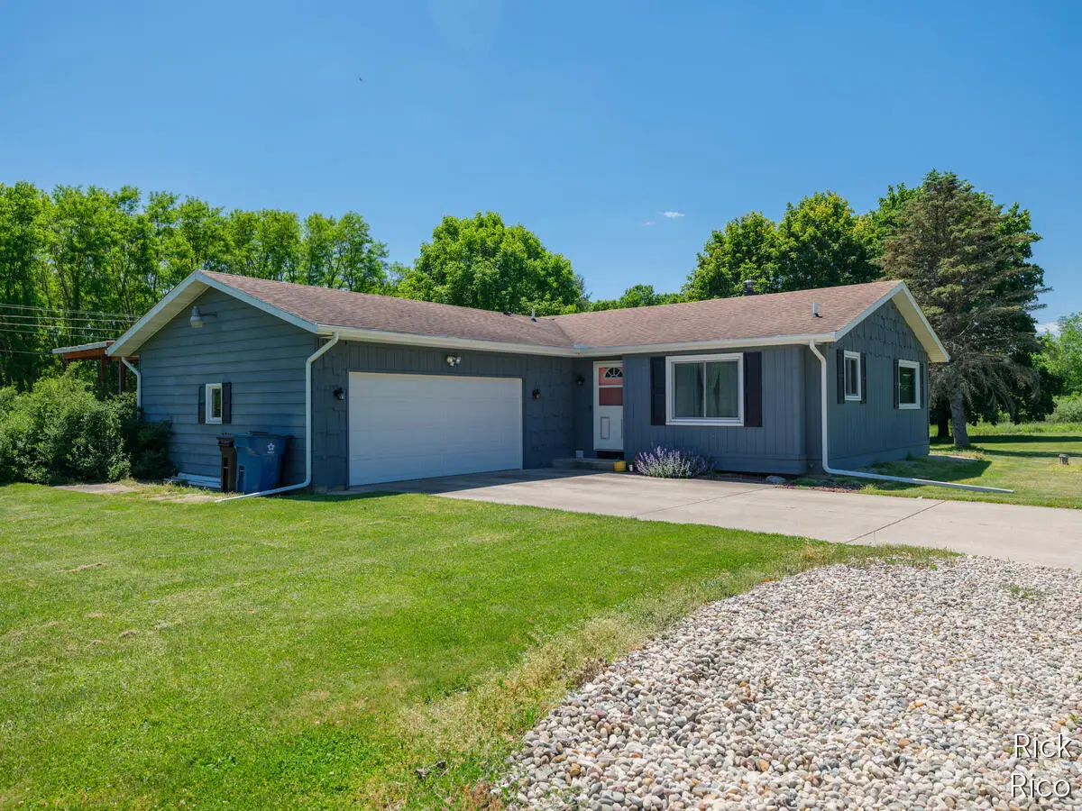 8290 E W Avenue E, Vicksburg, MI 49097 - #1