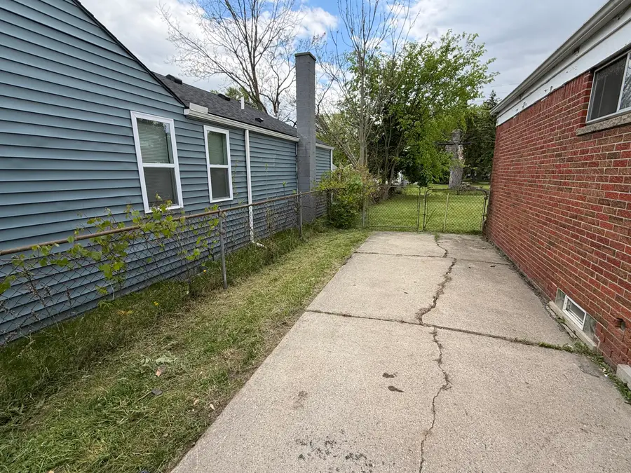 26703 Norfolk Street, Inkster, MI 48141 - #3