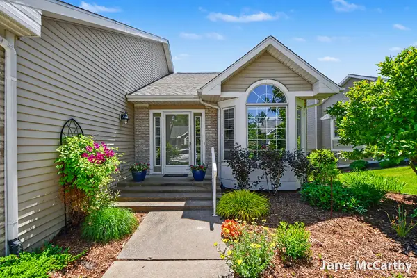2338 Whimbrel Court Ne, Grand Rapids, MI 49505