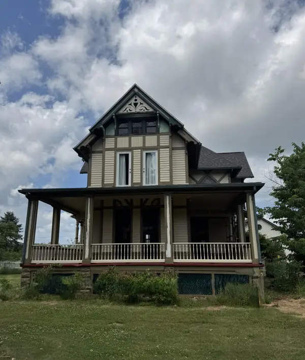 42304 W Red Arrow Highway, Paw Paw, MI 49079