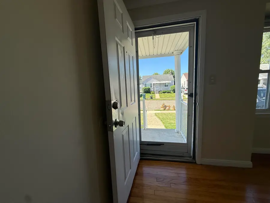 530 Mill Street, Lincoln Park, MI 48146 - #3