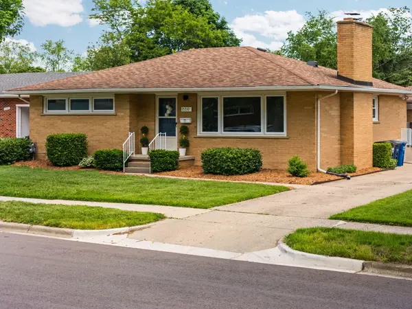1559 Glastonbury Road, Ann Arbor, MI 48103