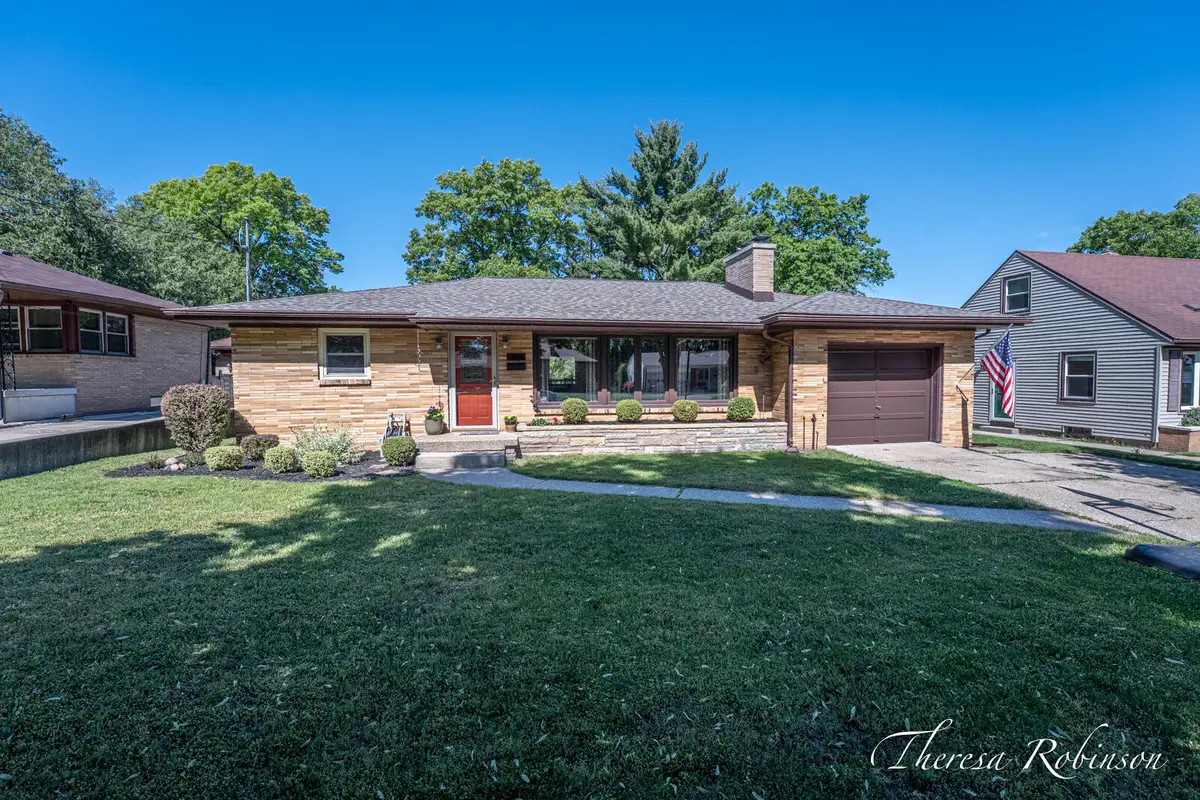 921 Burke Avenue Ne, Grand Rapids, MI 49503 - #1