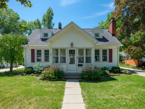 1322 Homecrest Avenue, Kalamazoo, MI 49001