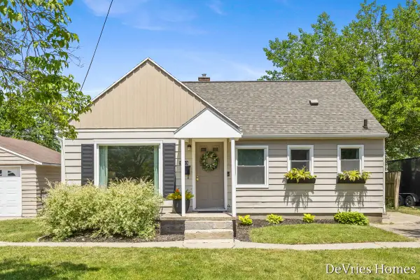 3543 30th Street Sw, Grandville, MI 49418
