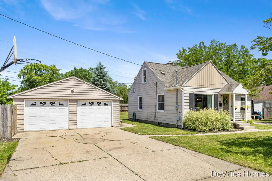3543 30th Street Sw, Grandville, MI 49418 - #2