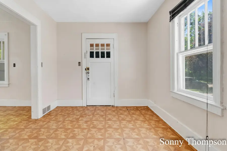 53 Baylis Street Sw, Grand Rapids, MI 49507 - #3
