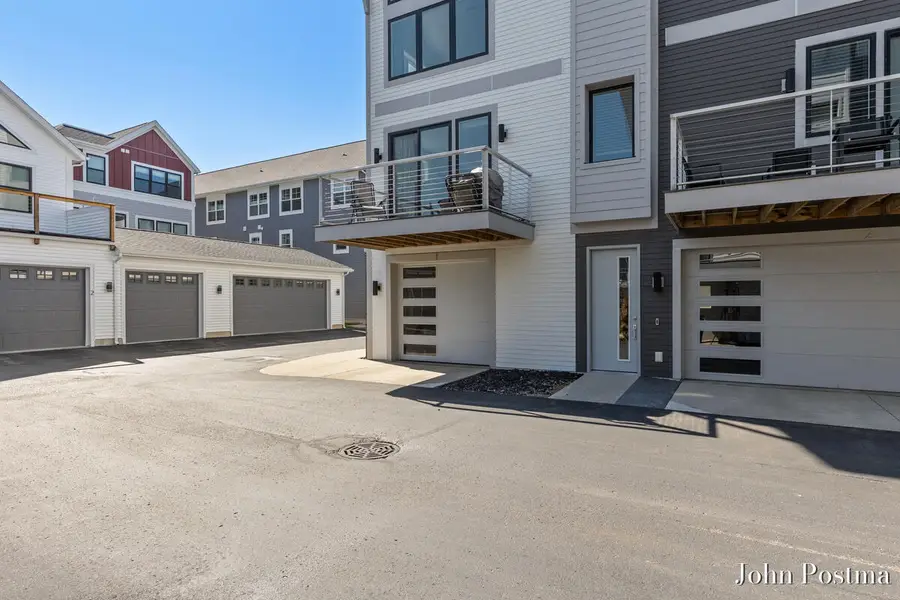 621 Fairview Avenue Ne #1, Grand Rapids, MI 49503 - #3