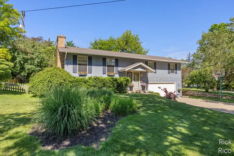 1609 Oxford Drive Se, East Grand Rapids, MI 49506 - #2