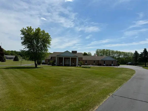 1111 N Lake Pleasant Road #08, Hillsdale, MI 49242