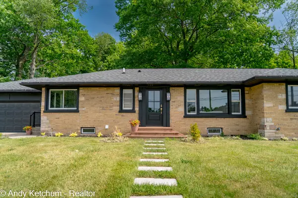 315 W 40th Street, Holland, MI 49423