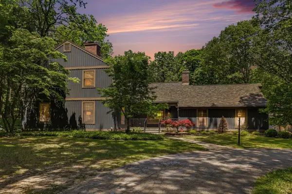 385 Greentree Lane Ne, Ada, MI 49301